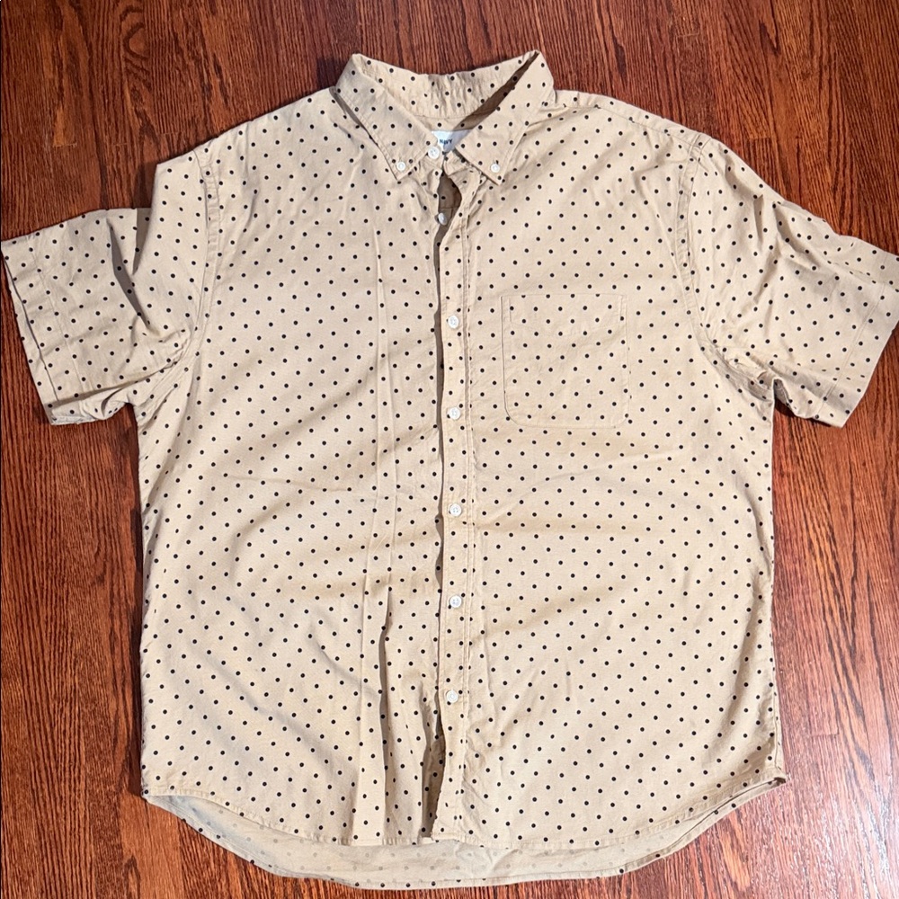Old Navy Beige Short-Sleeve Button-Down with Black Dot Print
